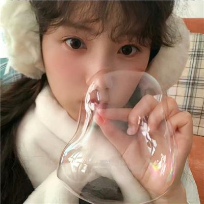 月球